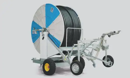 How do travelling irrigators work